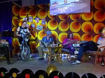 Die Familie Düdelsack im Fernsehdauerbrenner "Gaasleithenstraße". Foto: Klaus-Peter Wulf