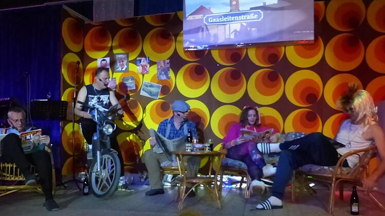 Die Familie Düdelsack im Fernsehdauerbrenner "Gaasleithenstraße". Foto: Klaus-Peter Wulf