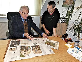 Bürgermeister Günther Hübner (links) und Gemeinderat Stefan Holzheu haben mit dem Gemeinderat eigene Klimapläne verabschiedet. Die Klimaschutzerklärung griff kürzlich die Ostsee Zeitung auf.