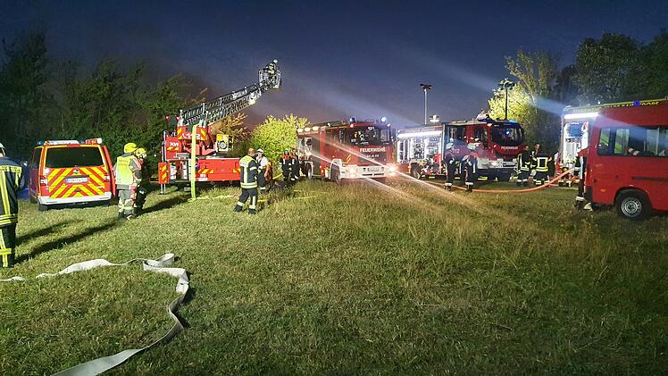 Vegetationsbrand bei Marloffstein (Kreis Erlangen-Höchstadt) am Montag, 8. August 2022