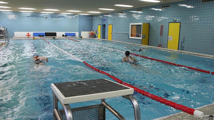 Das Lehrschwimmbecken in der Realschule I wird von Schülern und Vereinen stark genutzt.  Foto: Marco Meißner