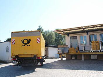 Bis Ende der Woche will die Post alles nachgeliefert haben, was nach drei Wochen Streik liegen blieb. Unser Bild zeigt die Poststelle in Forchheim neben dem Bahnhof. Fotos: Ekkehard Roepert