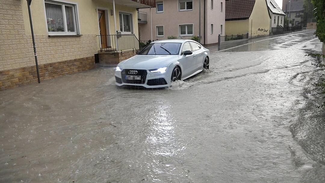 Kräftige Unwetter halten Mittelfranken im Atem