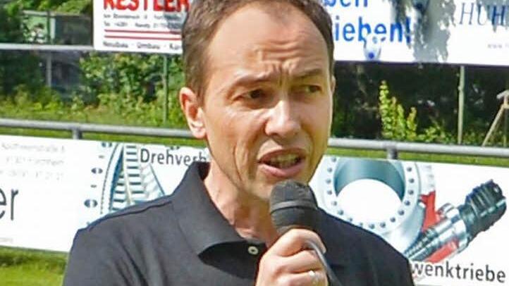 Uwe Schüttinger, Sportvorstand beim Jahn, sagt: "Wir sind auf dem richtigen Weg."  Fotos: Picturedreams