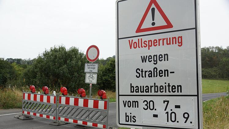 Bis Ende der Ferien ist die Durchfahrt blockiert.Foto: Arkadius Guzy