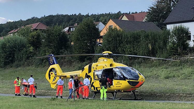 Am Nachmittag landete ein Rettungshubschrauber am Unglücksort.