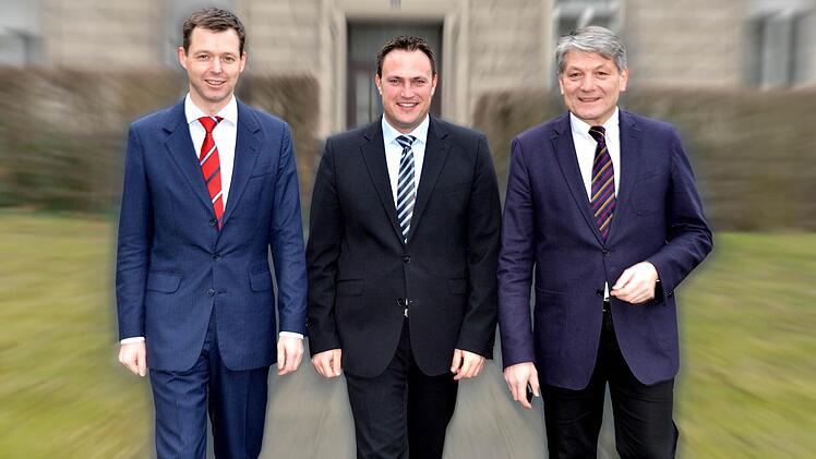 Zwei, die schon ein Mandat haben, nehmen Alexander Hummel in die Mitte: Thomas Silberhorn, MdB und CSU-Kreisvorsitzender, und Heinrich Rudrof, MdL und stellvertretender Kreisvorsitzender Foto: Ronald Rinklef