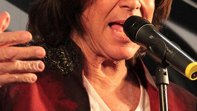 Jürgen Drews am Dienstagabend bei seinem Auftritt im Einkaufszentrum Fritz. Foto: Jürgen Gärtner