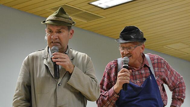 Das Kabarett-Duo Gotthold & Eustach alias Martin Wachenbr&ouml;nner und Fredi Breunig begeisterte bei der Mundart-Rallye in Oberthulba das Publikum im Pfarrsaal, der bis auf den letzten Platz gef&uuml;llt war. Bj&ouml;rn Hein