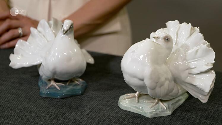 Zwei Tauben aus Porzellan stammten laut Bianca Berding von dem deutschen Porzellanbildner Fritz Heidenreich.