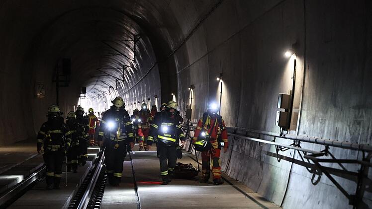 Gro&szlig;&uuml;bung im Falkenbergtunnel