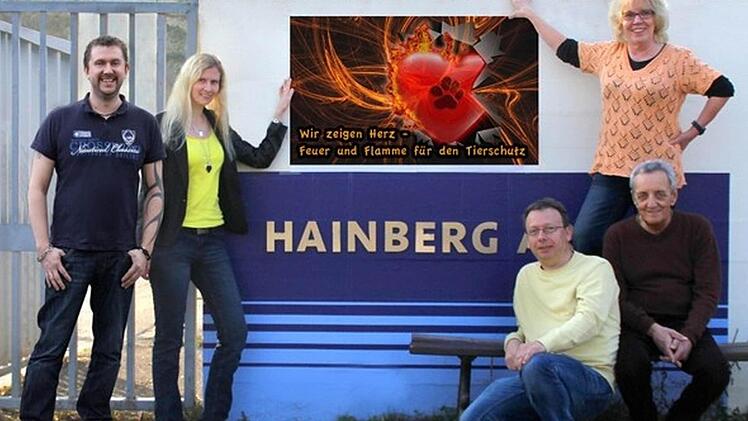 Die Projektleiter sind Monika und Torsten Pawellek aus Aubstadt, Daniel Shineflew aus Bad Neustadt sowie Marion und Wolfgang Friedl aus Hammelburg. Foto: Tierschutzschule Hammelburg