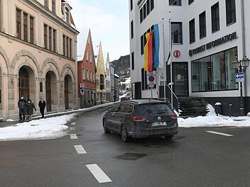 Freitag- und Samstagabend für Autos gesperrt: Nach den Vorstellungen von SPD und Grünen soll künftig in den Sommermonaten der Verkehr ab der Buchbindergasse nicht mehr durch die Altstadt rollen.