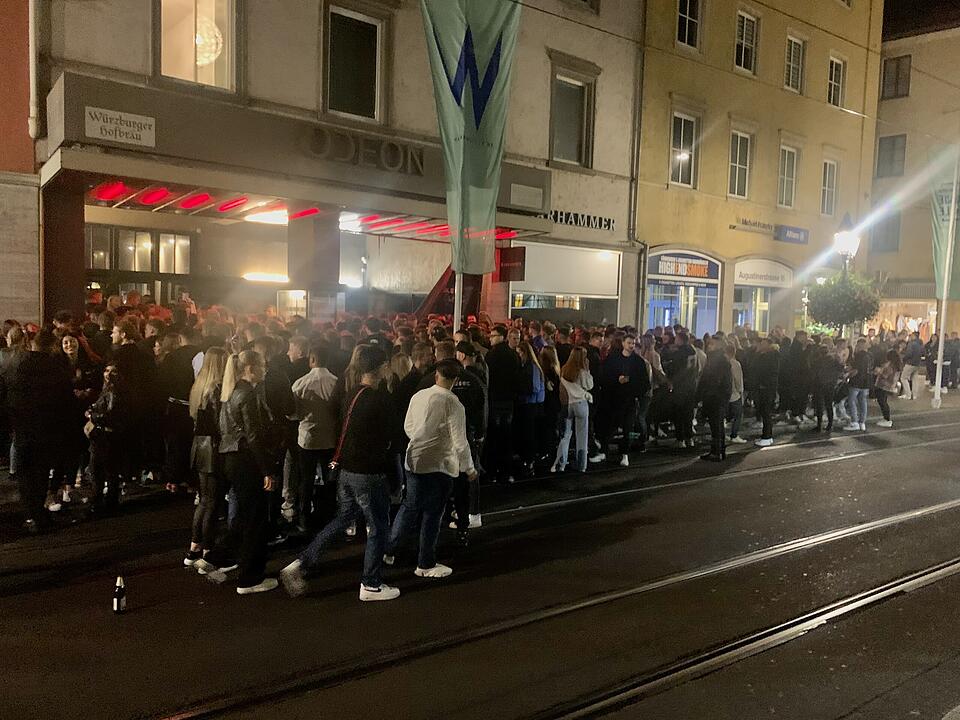 Feierlaune: Clubs in Bayern öffnen wieder