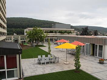 Das Bild zeigt den Innenhof der neuen Pflegestation des Kurstifts. Der Anbau wurde im Juli 2016 eingeweiht. Aktuell sind alle der 16 Einzelzimmer belegt. Foto: Archiv/Ulrike Müller