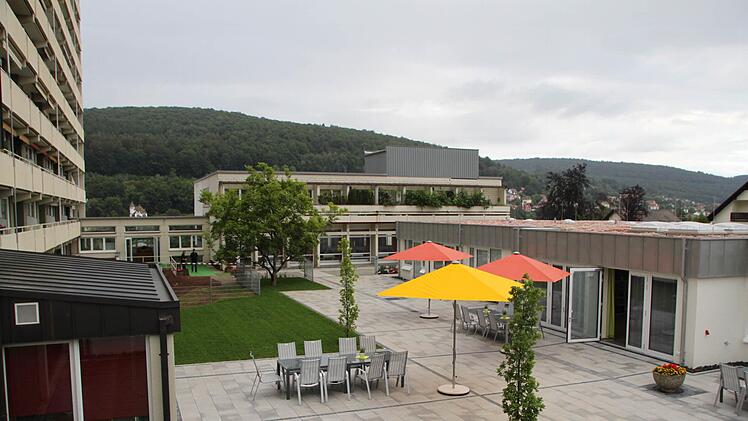 Das Bild zeigt den Innenhof der neuen Pflegestation des Kurstifts. Der Anbau wurde im Juli 2016 eingeweiht. Aktuell sind alle der 16 Einzelzimmer belegt. Foto: Archiv/Ulrike Müller