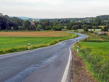 Die Staatsstraße 2188 zwischen Mistendorf und Zeegendorf soll saniert werden. Foto: Andrea Spörlein