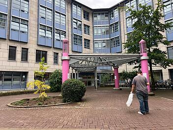 Schweinfurt: Krankenhaus St. Josef bleibt überraschend geöffnet - "Schließung zu teuer"