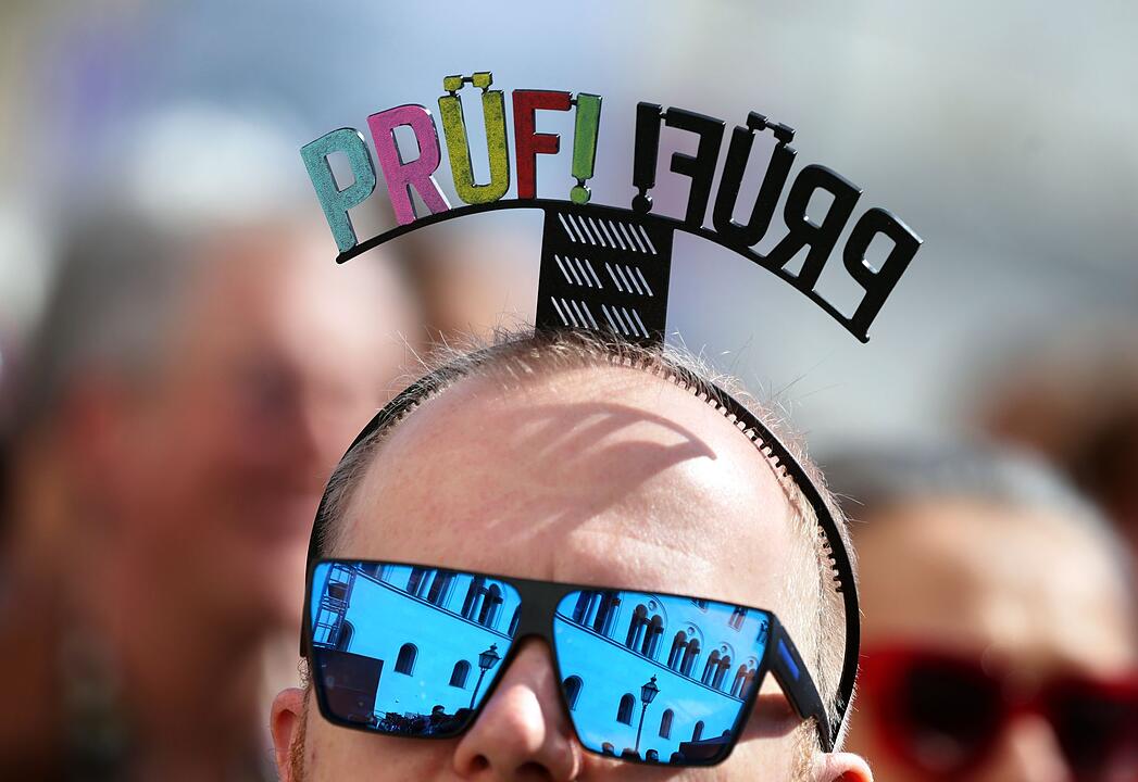 Kundgebung zur  "Pr&uuml;f-Kampagne"