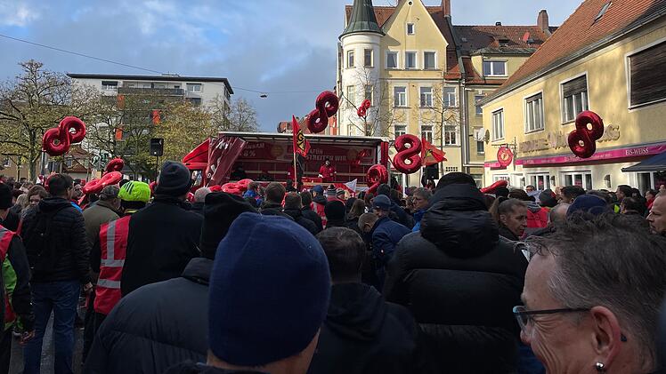 Warnstreik in Bayern: Wie viel verdient man in der Metall- und Elektroindustrie?