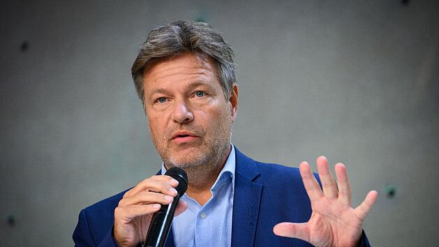 Habecks Plan: Länger arbeiten für mehr Rente - Entscheidung im Februar