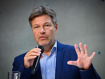 Habecks Plan: Länger arbeiten für mehr Rente - Entscheidung im Februar