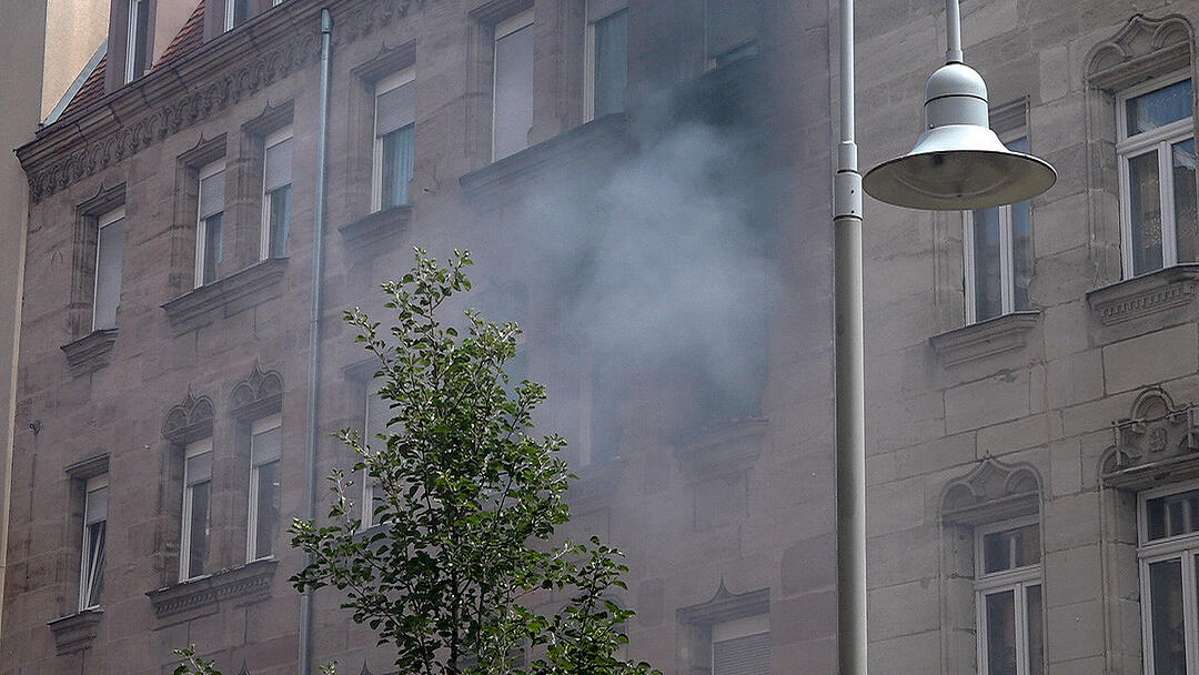 Wohnung geht in Flammen auf