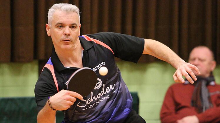 Yevgenij Christ hielt seine Wohlbacher mit dem &uuml;berraschenden Einzelsieg gegen den starken Michael Plattner auf Siegeskurs.  Foto: Horst Marr