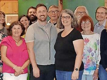 V.l.: Manfred Bachmayer, Christine Goldhorn, Thea John, Renate Schiepers, Daniela Köppel, Benedikt Springmann, Cameron Pauly, Helmut Greim, Elvisa Muratovic, Walter Springmann, Mechthild Böttcher-Mauruschat, Reinhard Neder, Sabina König, Klaus Tre...