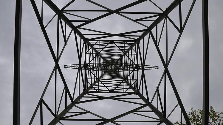 Rödental will keine weiteren Strommasten auf dem Stadtgebiet mehr hinnehmen. Foto: Rainer Lutz