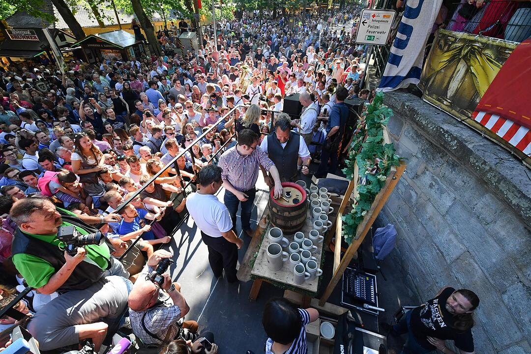 Bergkirchweih 2017: Drei Schläge zum Bieranstich