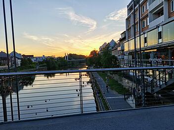 Bamberg: Polizei ruft Feuerwehr zu Kettenbrücke - Frau "in Wassernot"