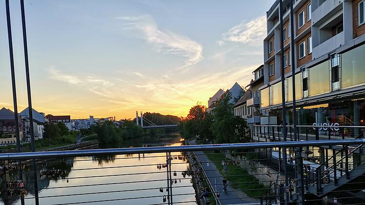 Bamberg: Polizei ruft Feuerwehr zu Kettenbrücke - Frau "in Wassernot"