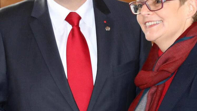 Die Bundestagsabgeordneten Sabine Dittmar (rechts) und Bernd Rützel (links) wurden als Spitzenkandidaten der unterfränkischen SPD für die Landesliste zur Bundestagswahl 2017 nominiert.  Foto: Dieter Britz