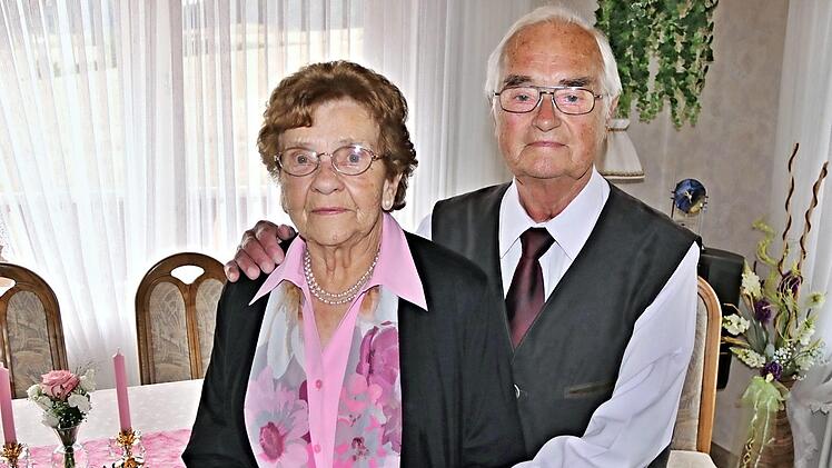 Gertrud und Werner Bayersdorfer am 70. Hochzeitstag Foto: Helmut Will