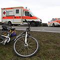 In Bischberg ist am Freitagnachmittag ein &auml;lterer Herr von seinem Fahrrad gest&uuml;rzt und wurde dabei schwer am Kopf verletzt. Symbolbild: Paul Zinken/dpa