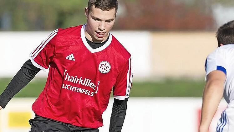 Neuzugang Lukas Dietz (links) setzt im Angriff des FC Lichtenfels bereits Akzente. Der 19-Jährige hat schon sechs Tore erzielt.  Foto: Uwe Gick