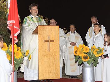 Prediger beim Wortgottesdienst am Friedenskreuz war in diesem Jahr Dekan Detlef Pötzl. Foto: Michael Wunder