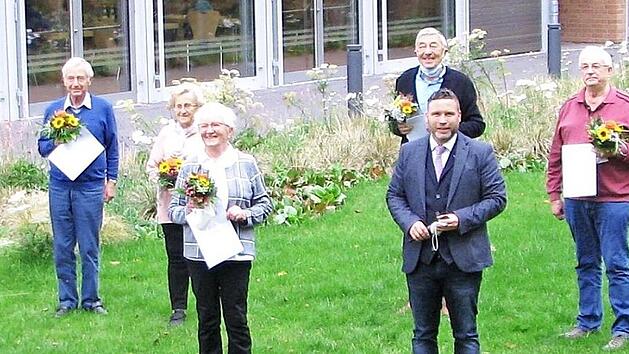 Ehrungen f&uuml;r langj&auml;hrige Mitglieder des Marienvereins Ahorn  Foto: Norbert Karbach