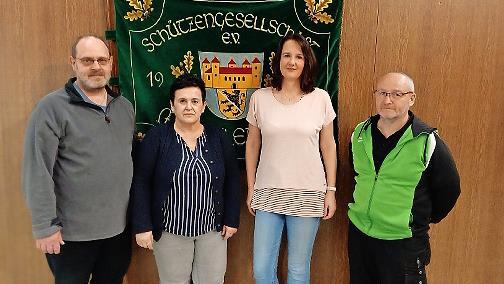 Der neue Vorstand der Sch&uuml;tzengesellschaft Marktleugast 1960 e.&nbsp;V. mit von links Oliver Kutnar (Erster Vorsitzender), Sonja Kutnar (Kassierin), Regina Hartenberger (Schriftf&uuml;hrerin) und Mike Kramarczyk (Zweiter Vorsitzender)