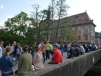 Auch auf der Unteren Brücke wünscht sich die  Bamberger CSU eine Videoüberwachung.  Fotos: Ronald Rinklef