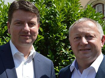 Jetzt hat sich auch der Bad Kissinger Landrat Thomas Bold (rechts) zur bevorstehenden Kommunalwahl erklärt (im Bild mit dem CSU-Kreisvorsitzenden und MdL Sandro Kirchner). Isolde Krapf