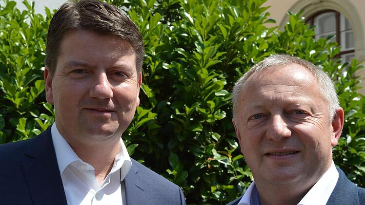 Jetzt hat sich auch der Bad Kissinger Landrat Thomas Bold (rechts) zur bevorstehenden Kommunalwahl erklärt (im Bild mit dem CSU-Kreisvorsitzenden und MdL Sandro Kirchner). Isolde Krapf