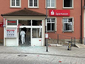 Nach Sprengungen in Franken: Mutmaßliche Geldautomaten-Gangster mit Razzia überrascht