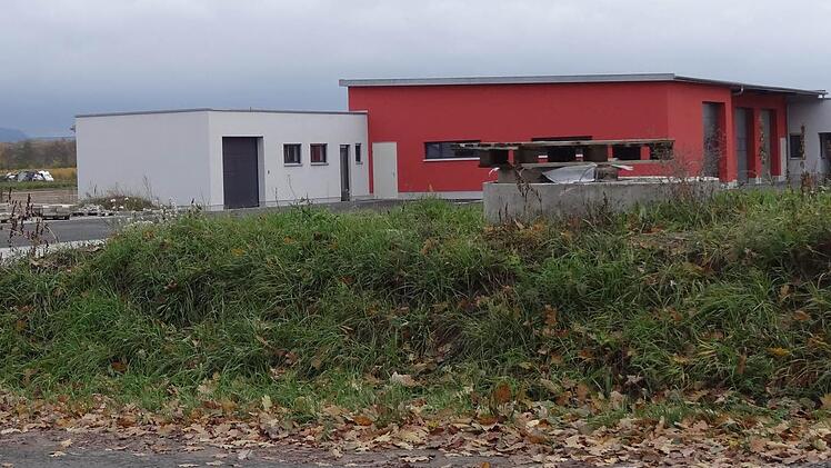 So sieht das Albertshöfer Feuerwehrhaus mittlerweile aus.  Foto: Elli Stühler