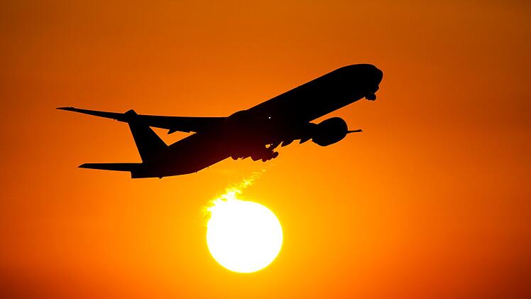 Droht im Sommer das große Flugchaos? Die Rechte von Flugreisenden im Falle von Gepäckverspätung, Gepäckverlust und Gepäckbeschädigung sind im Montrealer Übereinkommen geregelt
