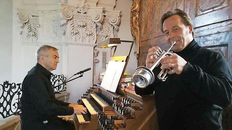 Georg Schäffner und Markus Mester (von links) traten in der Basilika auf.  Foto: Thomas Weichert
