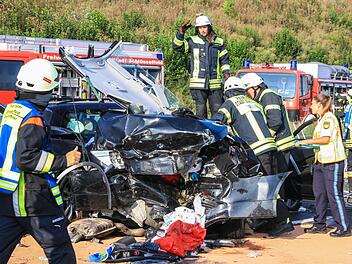 Auf der Autobahn  bei Höchstadt kommt es oft zu schweren Unfällen. Betroffenheit löste am Sonntag der Tod eines viermonatigen Säuglings auf der A3  nahe Schlüsselfeld aus. Foto: News5/Archiv