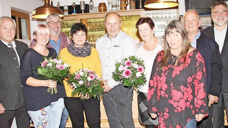 Beim Essen für die Schulweghelferinnen und -helfer wurden auch diejenigen verabschiedet, die sich seit mehreren Jahren für den ehrenamtlichen Dienst zur Verfügung stellten.  Foto: Gerda Völk