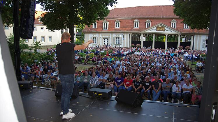 Michl Müller ist im Bad Bockleter Kurpark aufgetreten. Foto: Klaus Werner